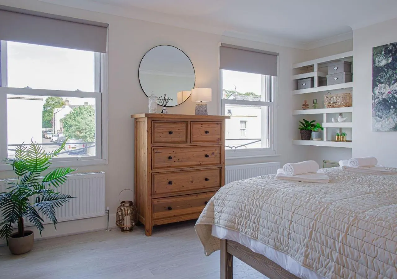 Willa Stunning Townhouse With Large Garden - Sleeps 8! Cheltenham Dom wakacyjny