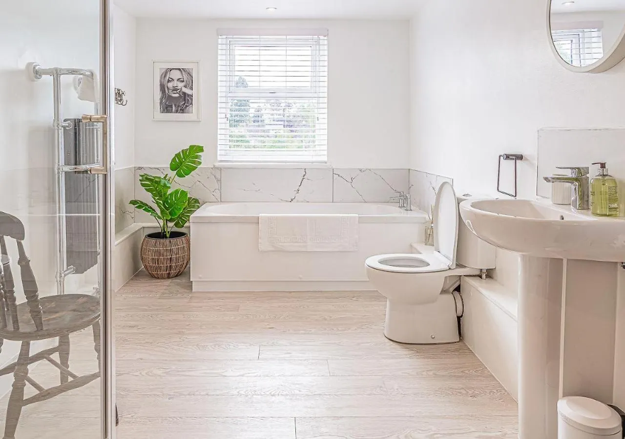 Dom wakacyjny Willa Stunning Townhouse With Large Garden - Sleeps 8! Cheltenham